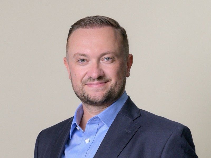 Dr. Demir Bektić